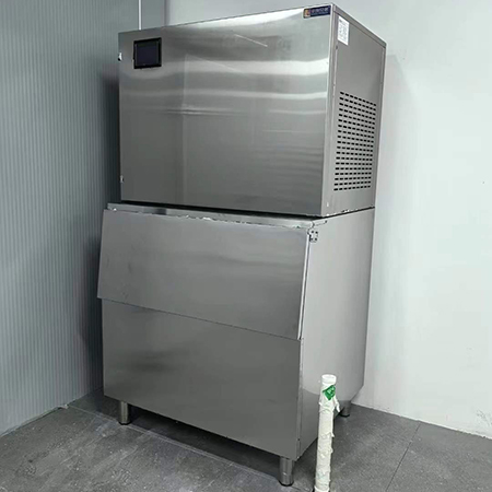 500公斤外罩款片冰機交付浙江慈溪某餐飲店